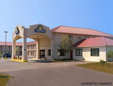 デイズ イン バイ ウィンダム センター Centre エクステリア 写真